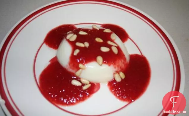 Ww Panna Cotta With Strawberry Sauce and Pine Nuts