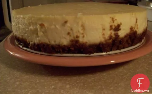Easy Cannoli Cheesecake Pie