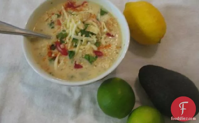गाढ़ा और स्वादिष्ट चिकन टॉर्टिला / एनचिलाडा सूप
