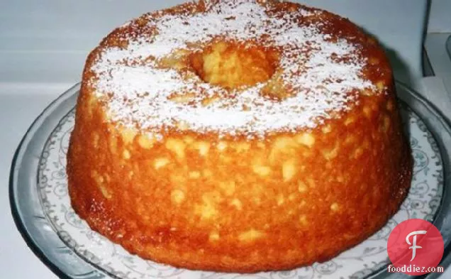 Pineapple-Sour Cream Pudding Cake
