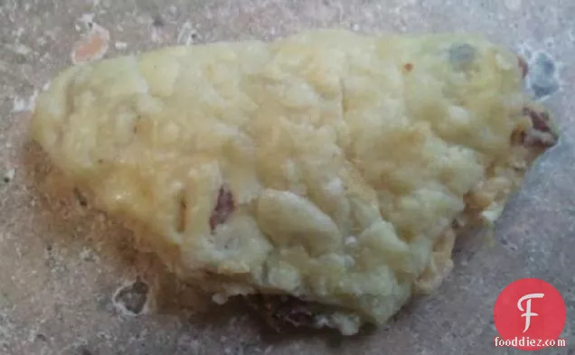 बेकन और चिकन पेस्ट्री जेब