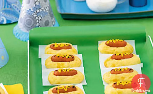 Mini Hot Dogs in Cheddar Buns