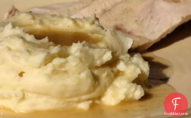 Slow-Roasted Turkey Breast With Gravy