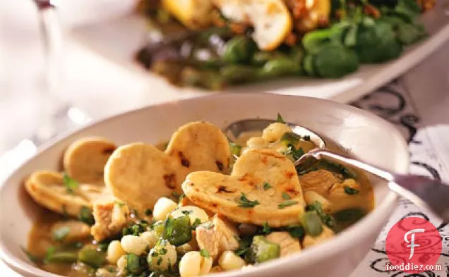 टर्की और दिल के आकार के चिपोटल गोर्डिटास के साथ पॉसोल