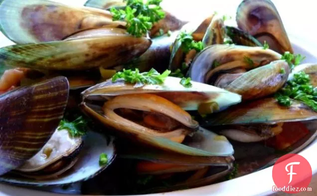 Mussels in White Wine Sauce (Mejillones a La Marinara)