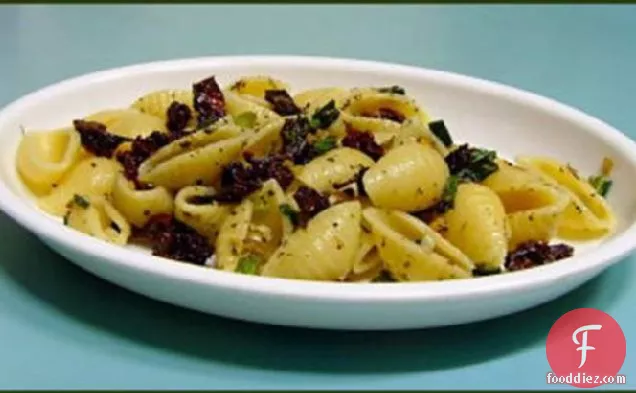 Garlic Sun-Dried Tomato Pasta