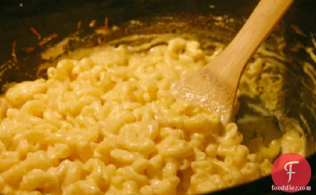 Aunt Bettye's Famous Crock Pot Macaroni and Cheese