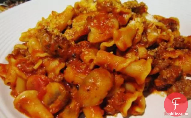Pasta With Sausage, Tomatoes, and Mushrooms