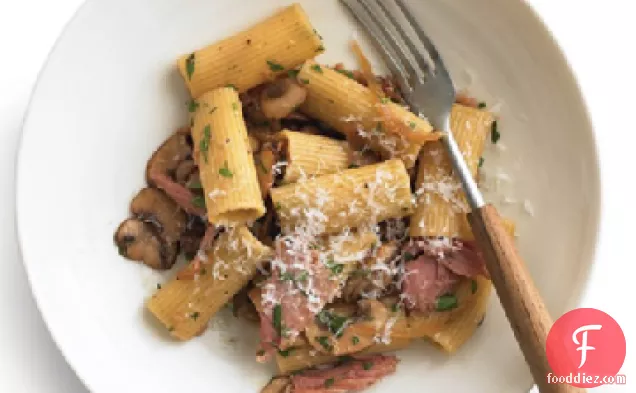 Pasta with Ham and Mushrooms