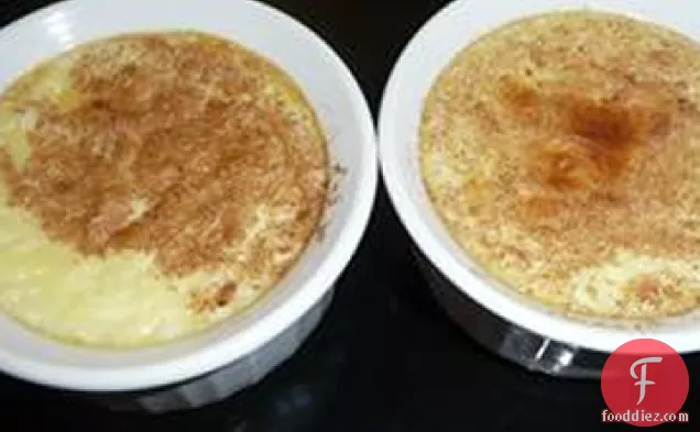दो के लिए बेक्ड कस्टर्ड