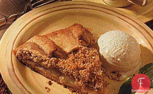 Pear Croustade with Hazelnut-Brown Sugar Topping