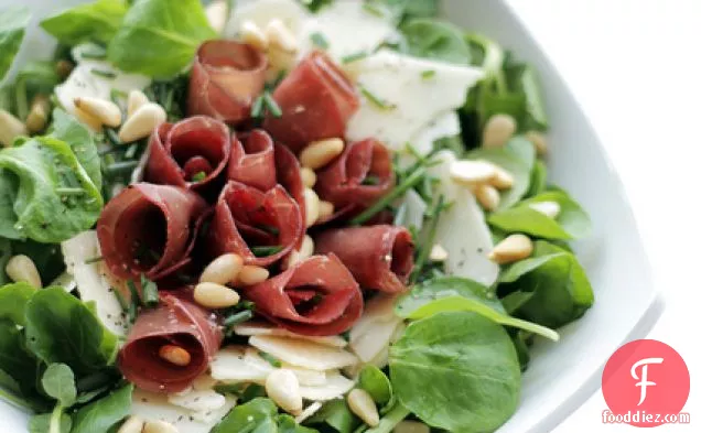 ब्रसेला, पार्मिगियानो पनीर और भेड़ का बच्चा सलाद