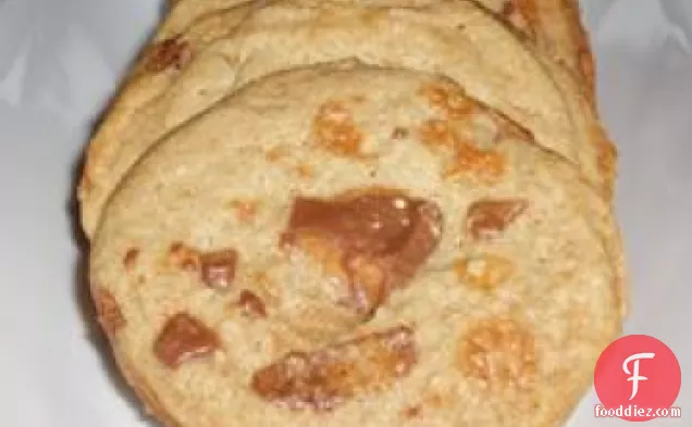 बटरफिंगर-चंक कुकीज़
