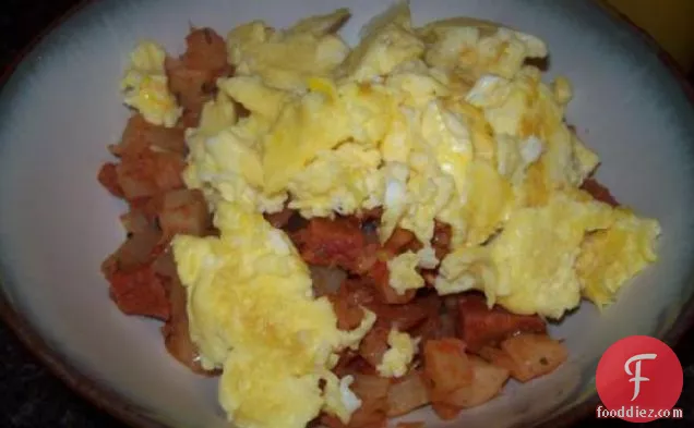 टेक्स-मेक्स नाश्ता हैश और अंडे