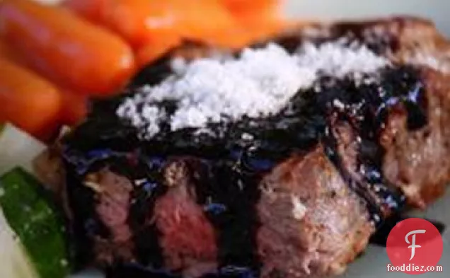 रिच बेलसमिक ग्लेज़ के साथ फ़िले मिग्नॉन