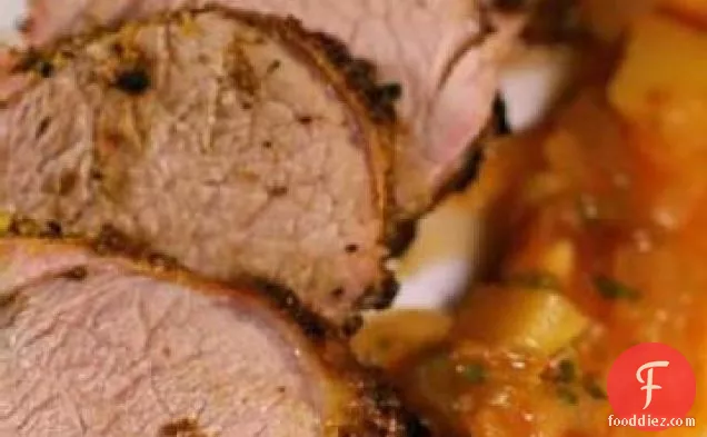 चिली मेपल ग्लेज़ के साथ ग्रिल्ड पोर्क टेंडरलॉइन कटलेट