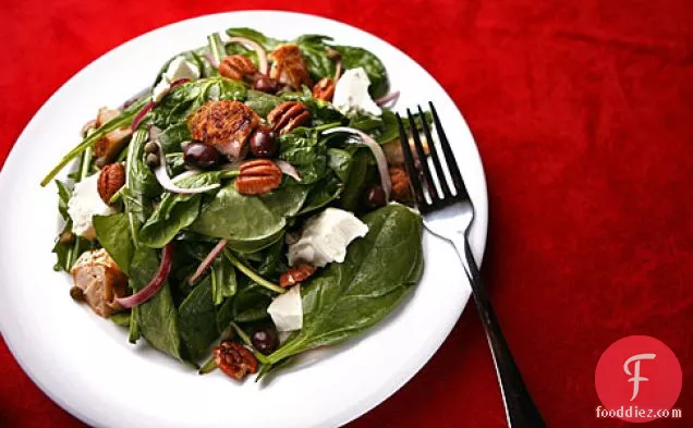 Mixed Greens With Chicken, Goat Cheese And Pecans