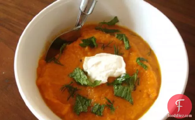Female Nomad's Curried Carrot Soup