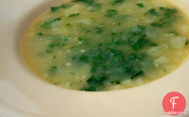 पुर्तगाली धनिया सूप (सोपा डे कोएंट्रो)