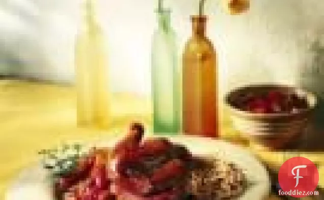 रूबर्ब चटनी के साथ भुना हुआ कोर्निश मुर्गियाँ