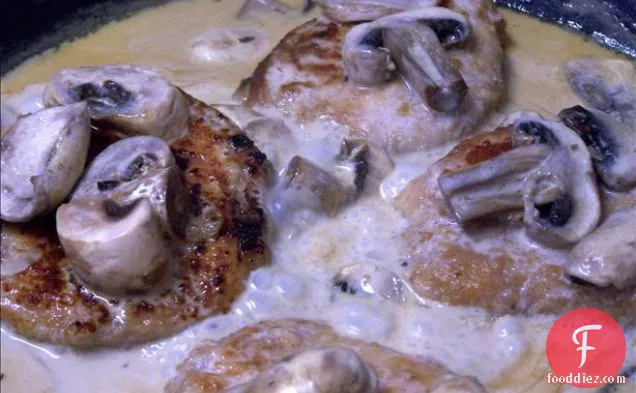 आसान और सॉसी क्रॉक पॉट पोर्क चॉप्स-स्वस्थ संस्करण!