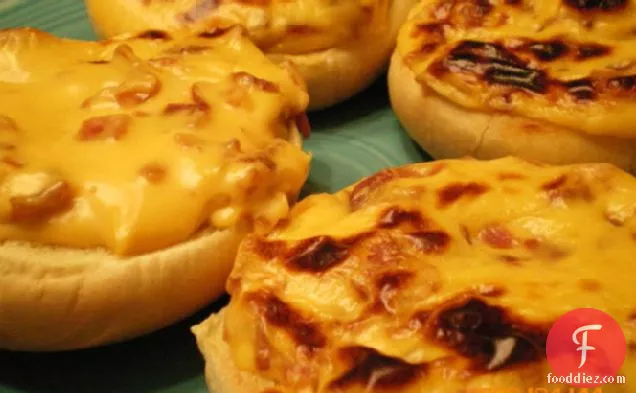 Easy Bacon and Cheese Buns!