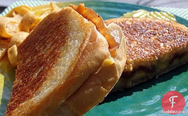 Zippy Grilled Cheese & Bacon Sandwich