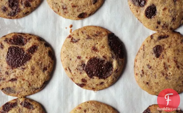 Crisp and Chewy Chocolate Chip Cookies
