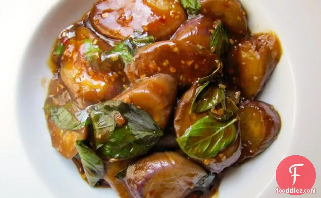 Braised Eggplant with Garlic and Basil