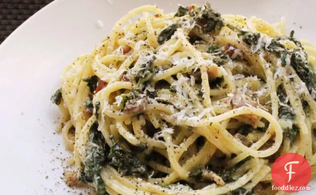 Skillet Spaghetti alla Carbonara with Kale