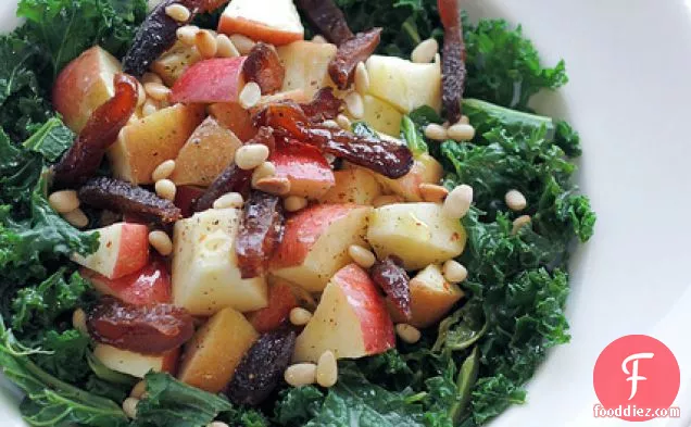 Kale, Apple And Dried Apricots