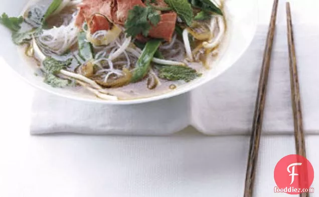 वियतनामी शैली का बीफ नूडल सूप
