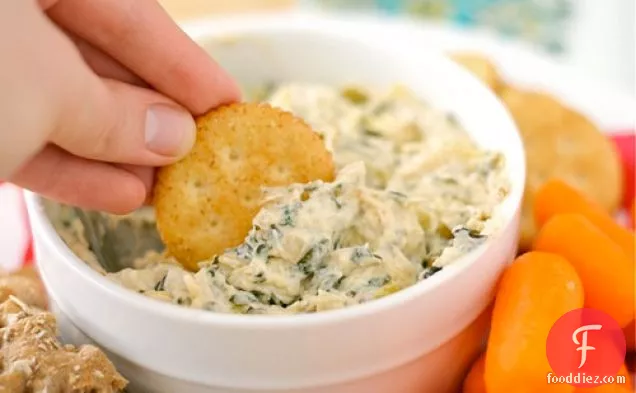 Warm Kale & Artichoke Dip