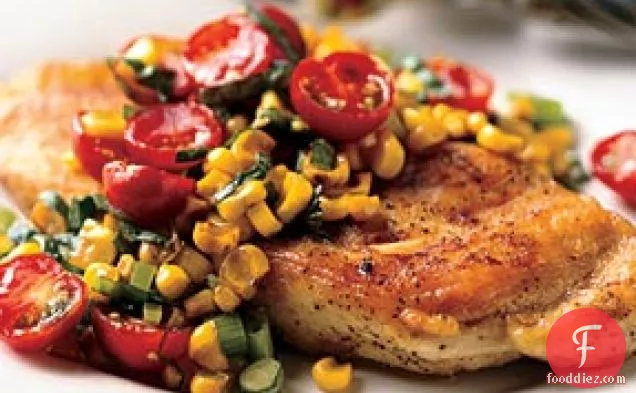 टमाटर, तुलसी, और भुना हुआ-मकई स्वाद के साथ चिकन पायलार्ड