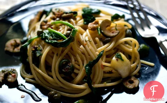 Pasta With Green Puttanesca