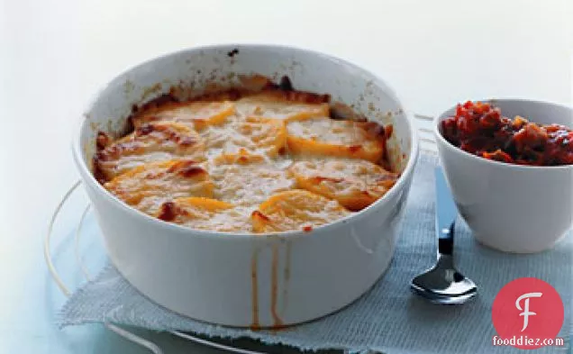 Polenta Pie with Cheese and Tomato Sauce