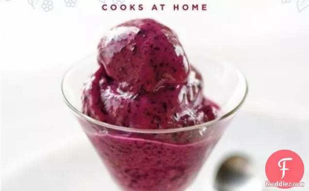 टेरीयाकी ब्लैक कॉड स्टिकी राइस केक और सियर बेबी बोक चोय के साथ