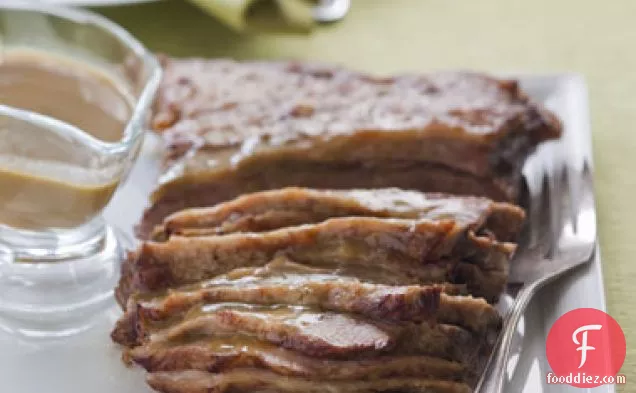 लहसुन की छत्तीस लौंग के साथ ब्रेज़्ड ब्रिस्केट