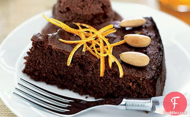 आटा रहित चॉकलेट-नारंगी बादाम केक