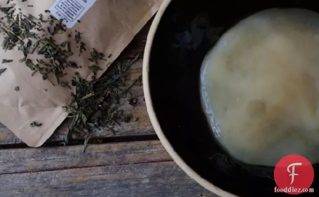 A for the Holidays: Cinnamon Spice Kombucha