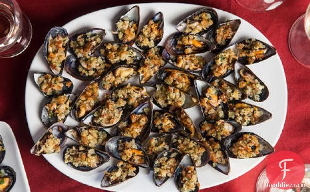 Mussels with Garlic and Breadcrumbs