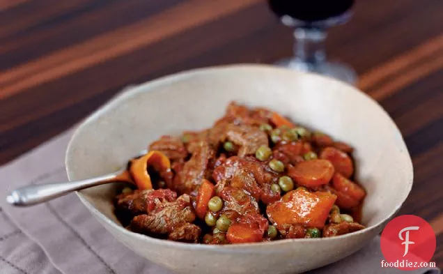 साइट्रस-सुगंधित भेड़ का बच्चा स्टू