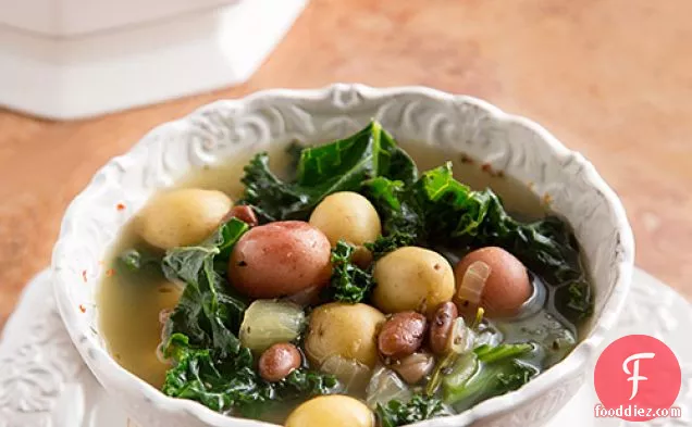 Zuppa Vegana: Italian Potato, Bean, and Kale Soup