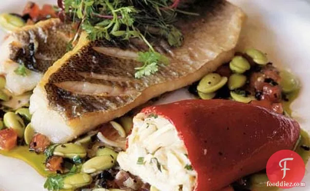 केकड़े-भरवां पिकिलोस, एडामे और ट्रफल विनैग्रेट के साथ धब्बेदार ट्राउट