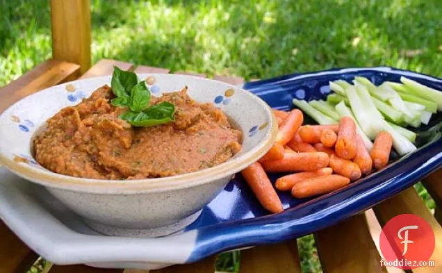 भुना हुआ टमाटर बीन डुबकी