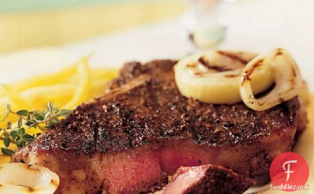 शहद प्याज के साथ लस मुक्त ग्रील्ड काली मिर्च स्टेक