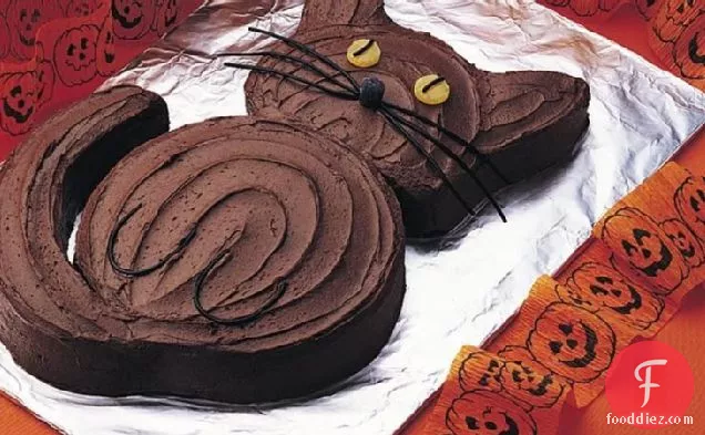हेलोवीन ब्लैक कैट केक