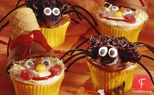 Scarecrow and Spider Cupcakes
