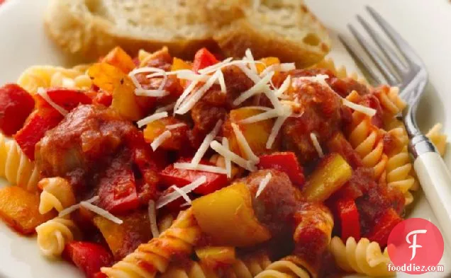 Slow-Cooker Italian Sausages and Peppers with Rotini