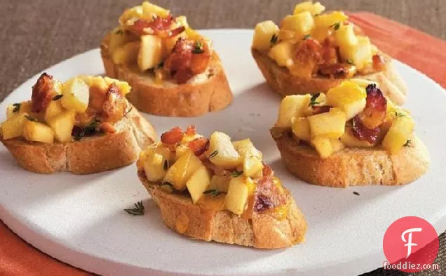 Apple Bacon Cheddar Crostini